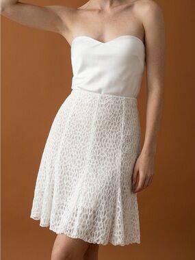 Elegant White Lace Twirl Flutter Party Office Wear Skirt by Melanie Lane size L
